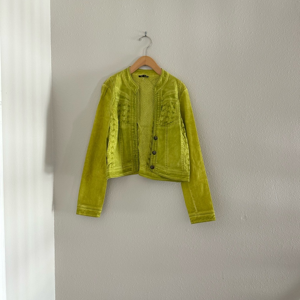 Yest Green Vest
